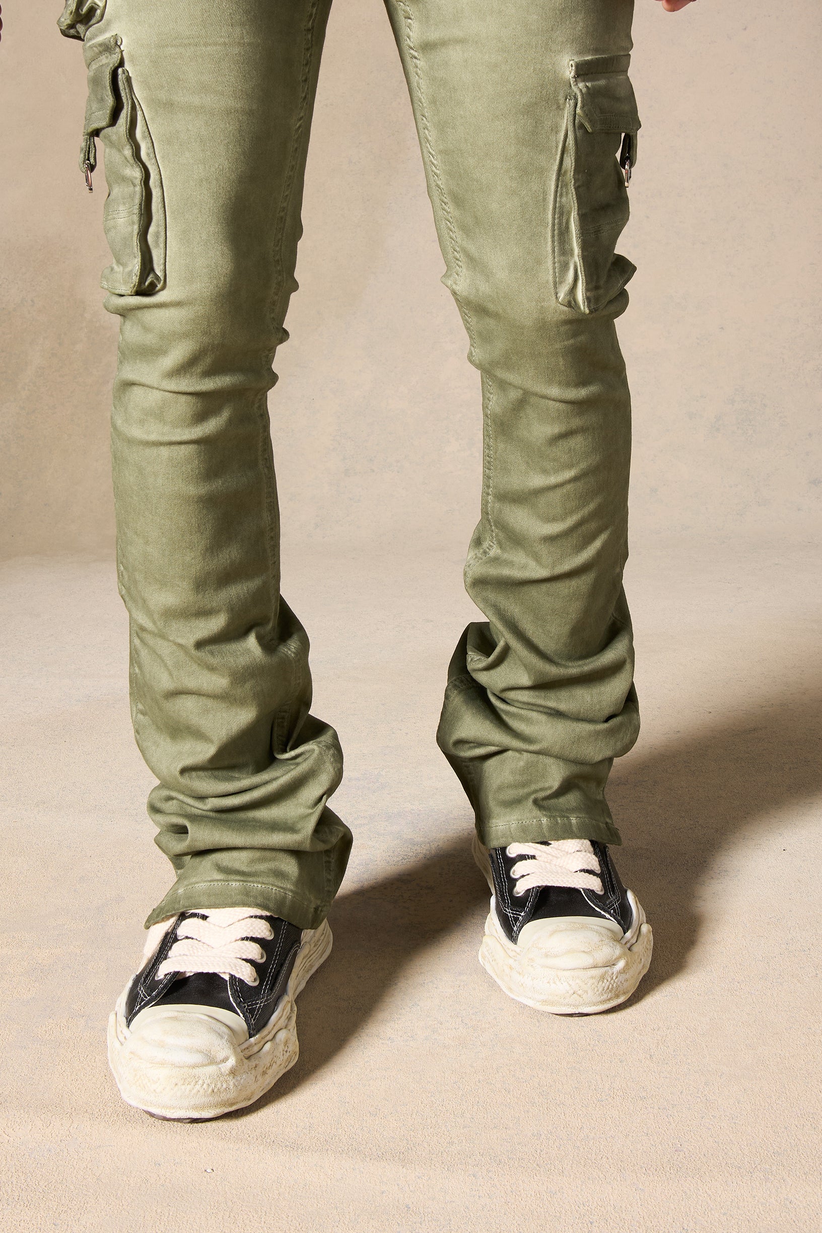 "OIL" Cargo Stacked Jeans - Image 7