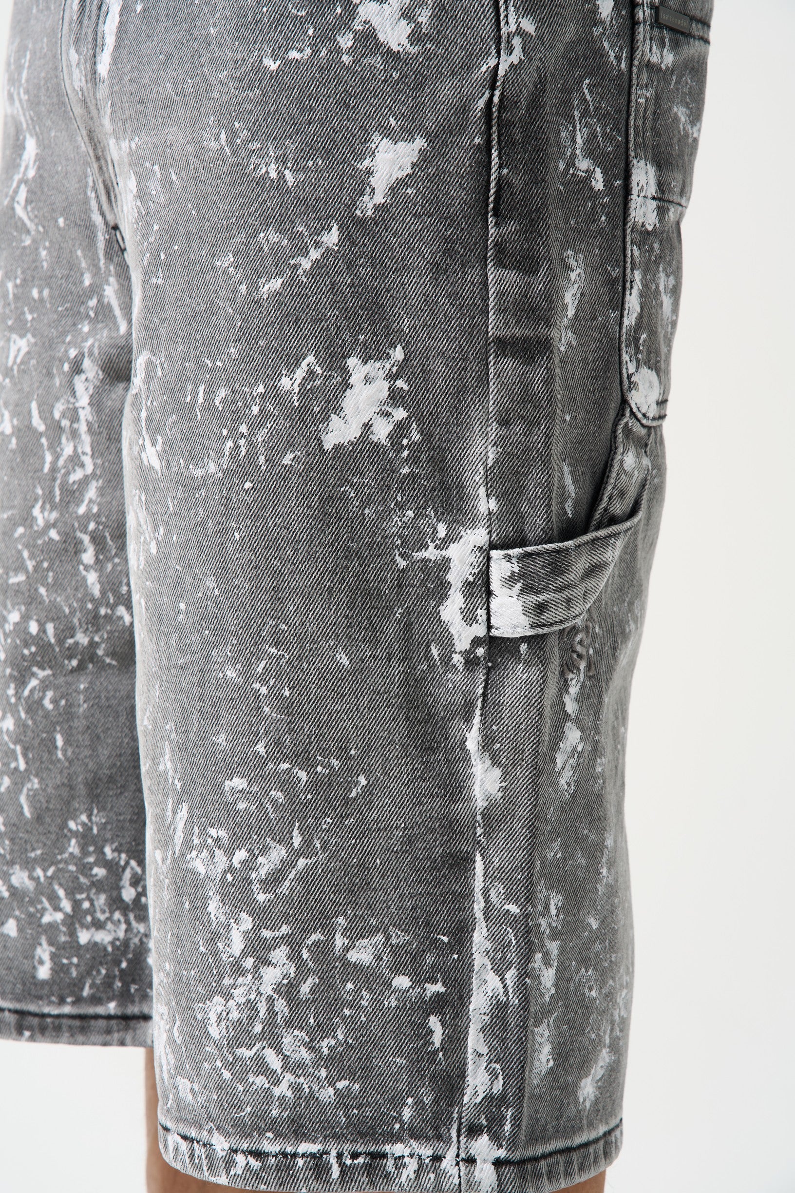 PINTURA Denim Shorts - Image 4
